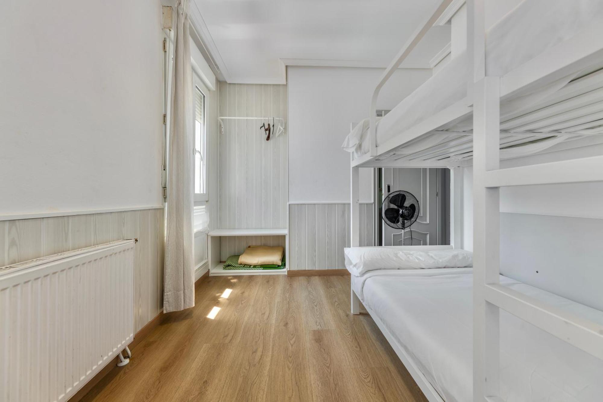 Quadruple Room Private Bathroom